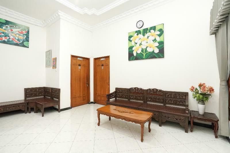 Tjahaja Baroe Syariah Mitra Reddoorz At Dukuh Kupang Hotel Surabaya Buitenkant foto